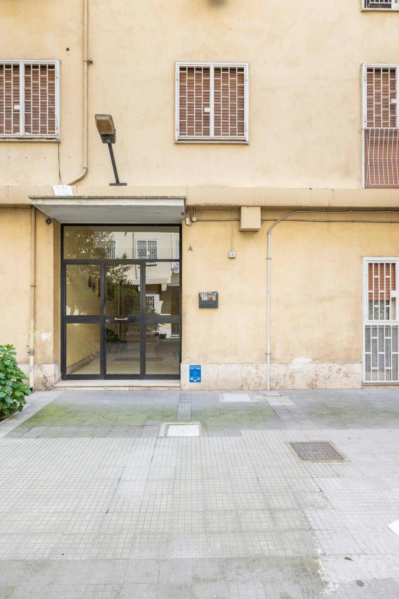 Pensión Damari In Don Bosco Roma